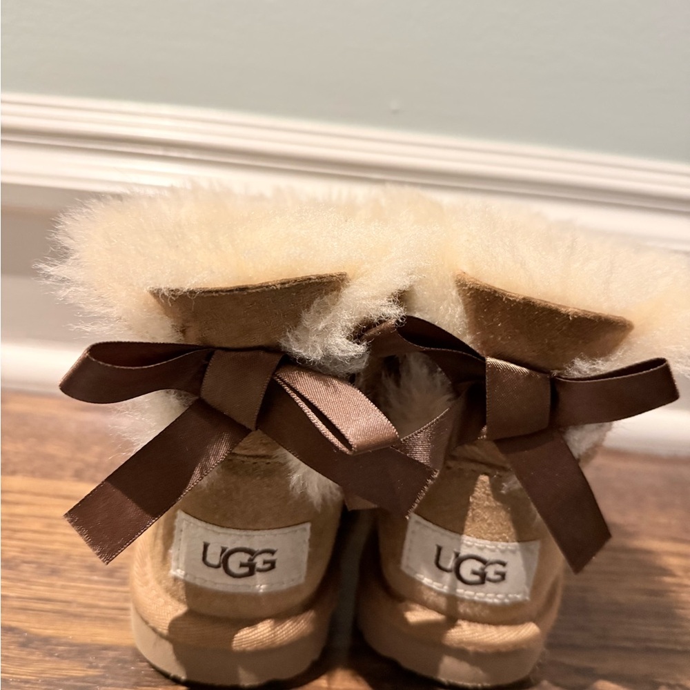 UGG Kids' Tan Boots with Bows Sz 8 toddler